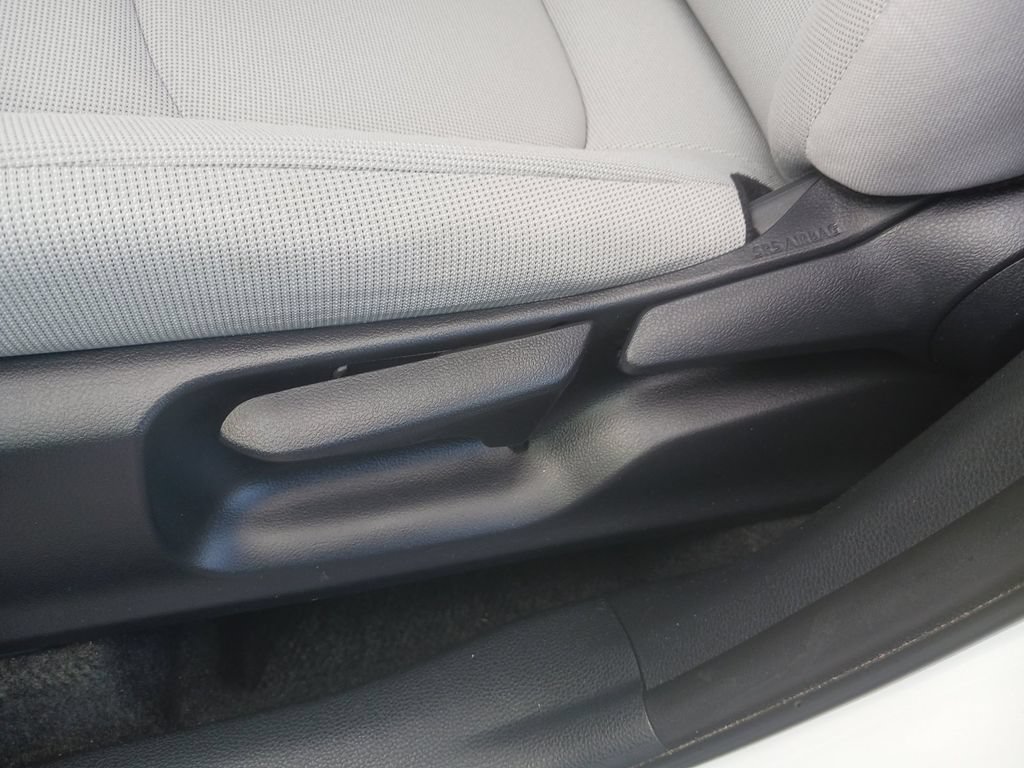 Used 2022 Toyota Corolla Cross L FWD image 30