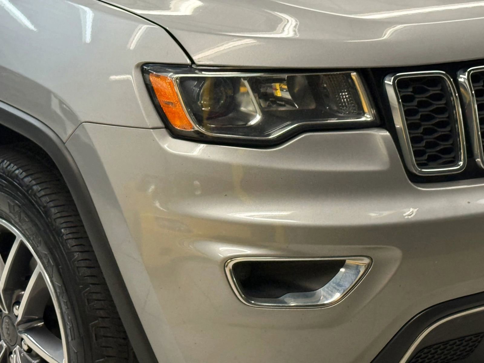 Used 2020 Jeep Grand Cherokee Limited AWD/4WD image 6