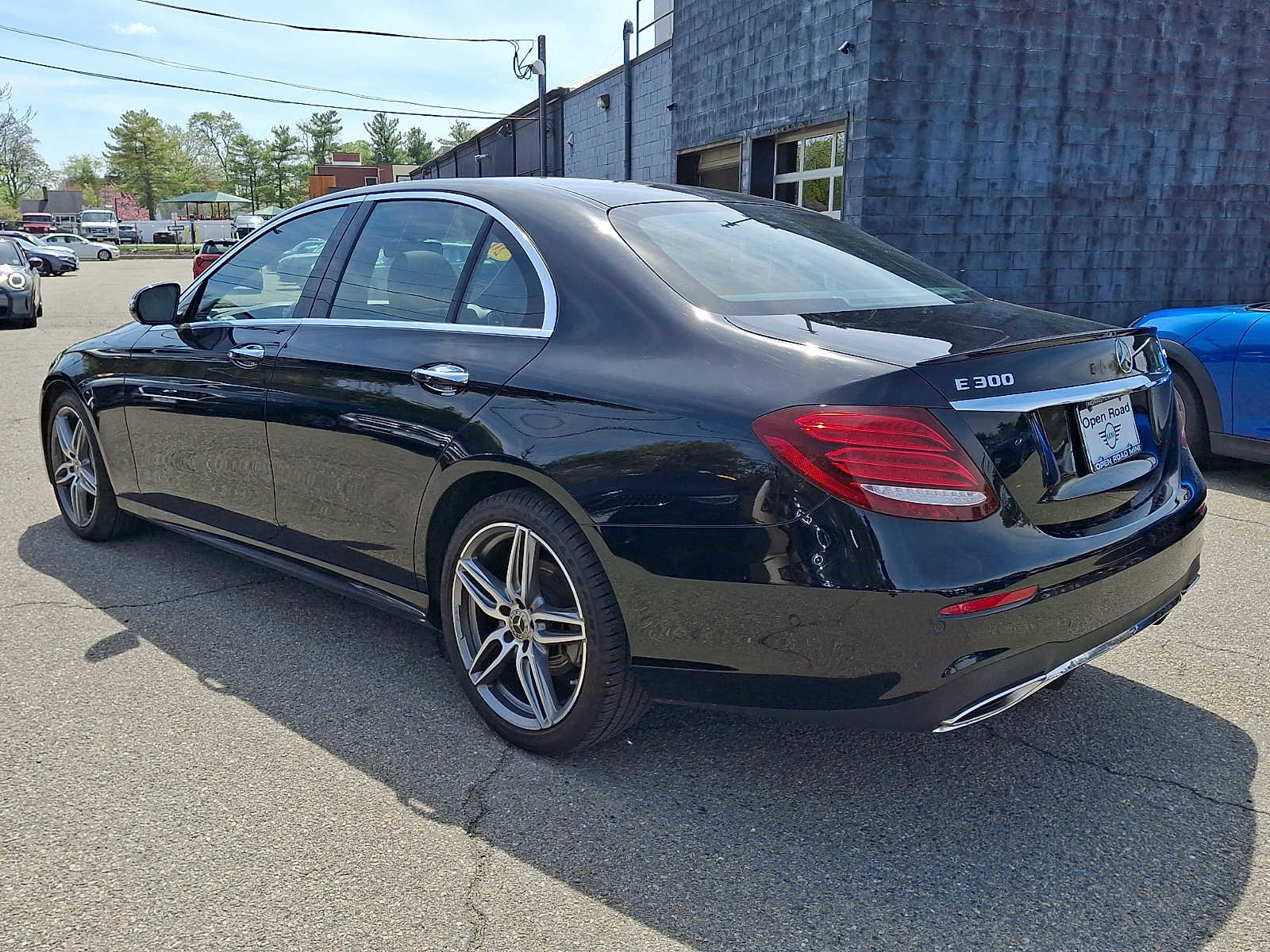 Used 2019 Mercedes-Benz E 300 4MATIC image 4
