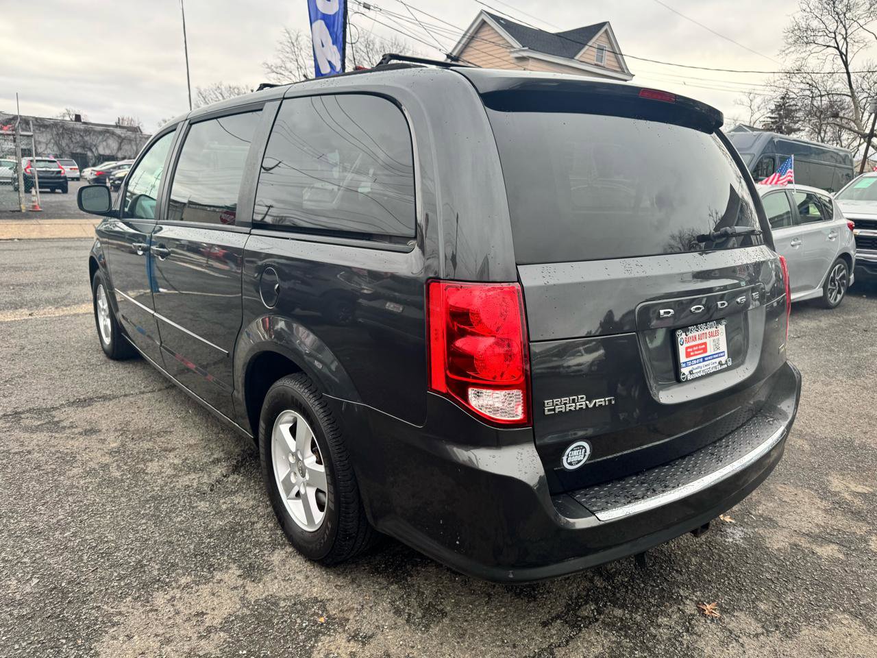 Used 2012 Dodge Grand Caravan SXT image 6
