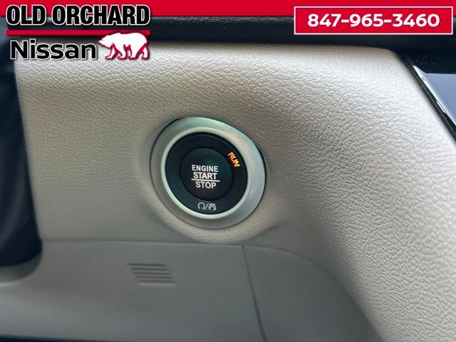 Used 2023 Chrysler Pacifica Touring-L FWD image 15