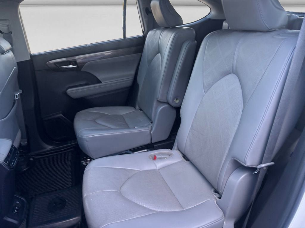 Used 2021 Toyota Highlander Platinum AWD/4WD image 14