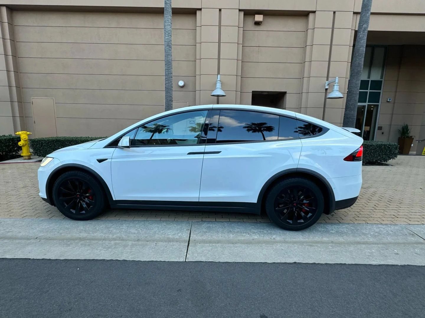 Used 2021 Tesla Model X Long Range AWD/4WD image 5