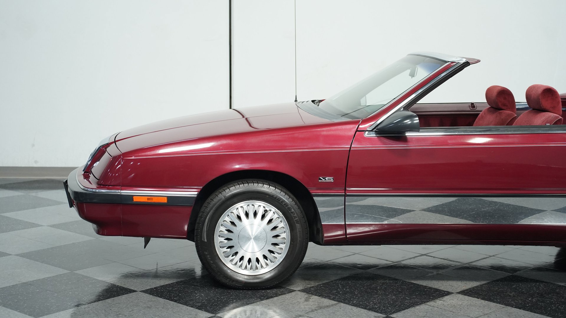 Used 1991 Chrysler LeBaron Convertible FWD image 21