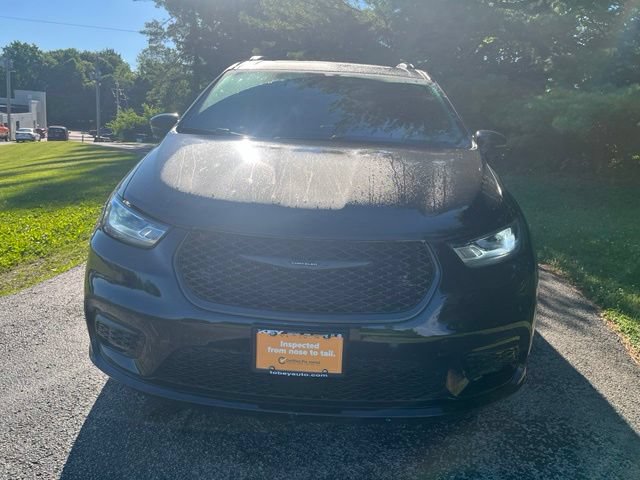Used 2025 Chrysler Pacifica Limited FWD image 8