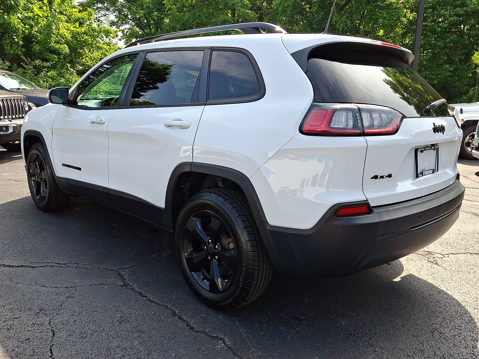 Certified 2020 Jeep Cherokee Latitude Plus AWD/4WD image 4