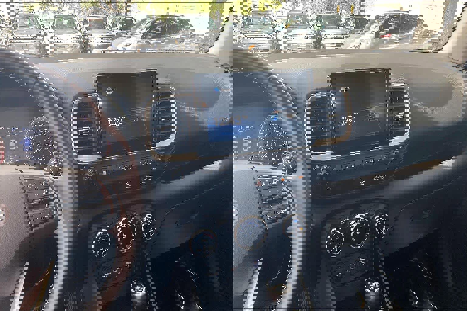 Certified 2021 Hyundai Venue SEL w/ Premium Package FWD image 7