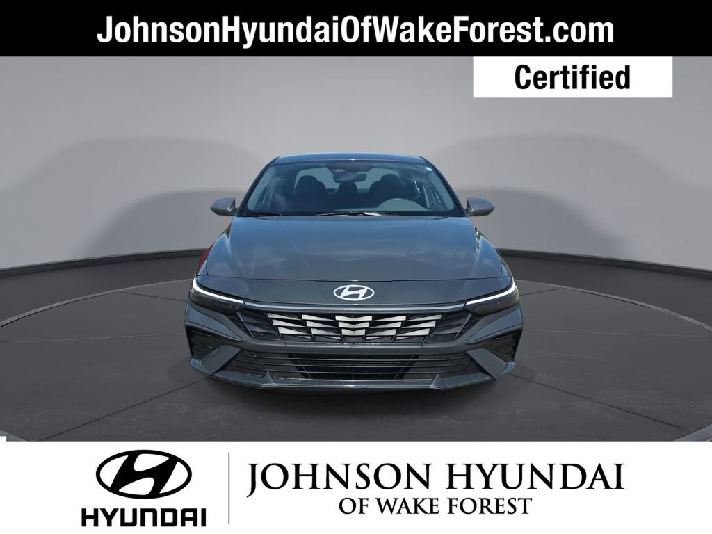 Certified 2025 Hyundai Elantra SE image 10