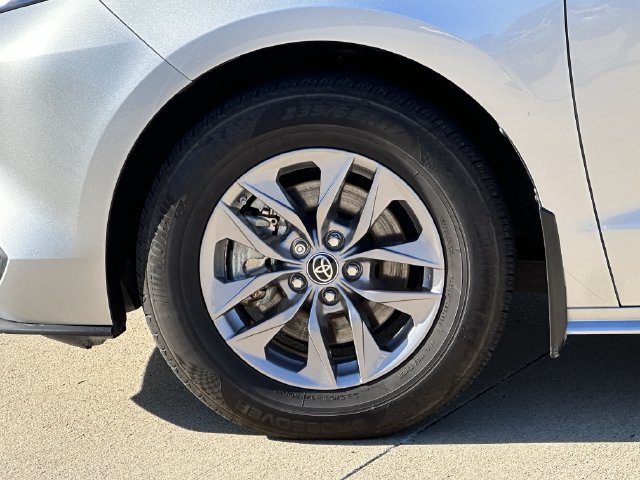 Certified 2023 Toyota Sienna LE FWD image 9