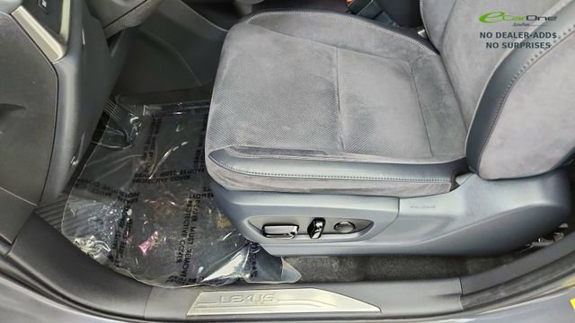 Used 2023 Lexus RZ 450e Premium w/ Accessory Package (2T) image 33
