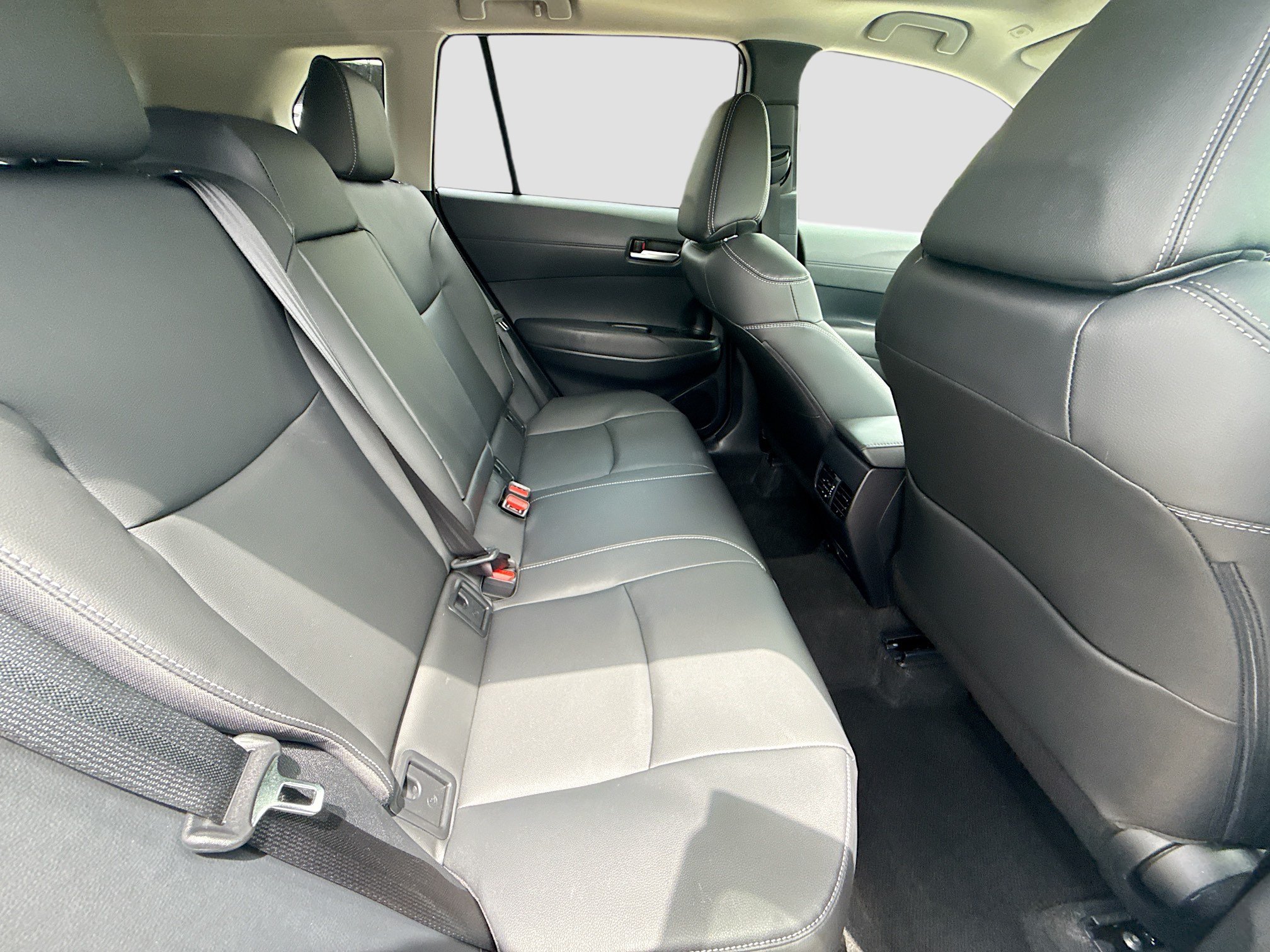 Used 2025 Toyota Corolla Cross XLE w/ Convenience Package AWD/4WD image 26