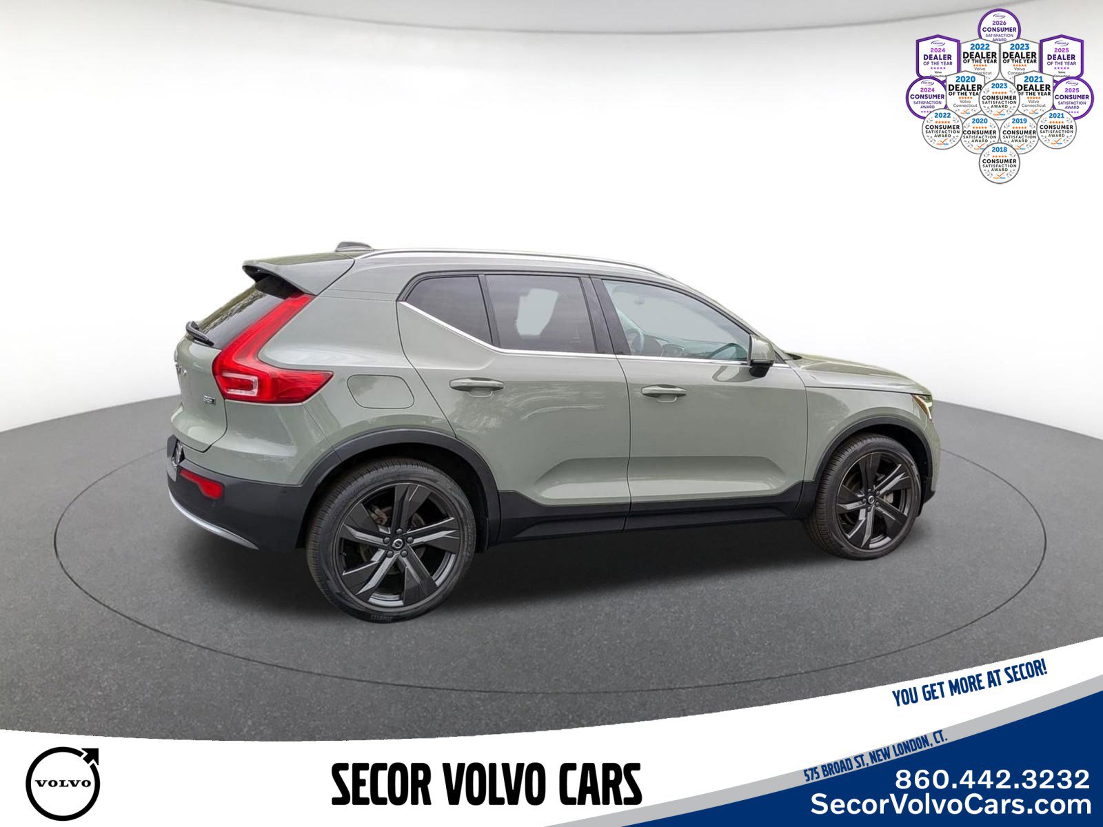 Certified 2023 Volvo XC40 B5 Plus w/ Driver Assist Package AWD/4WD image 6