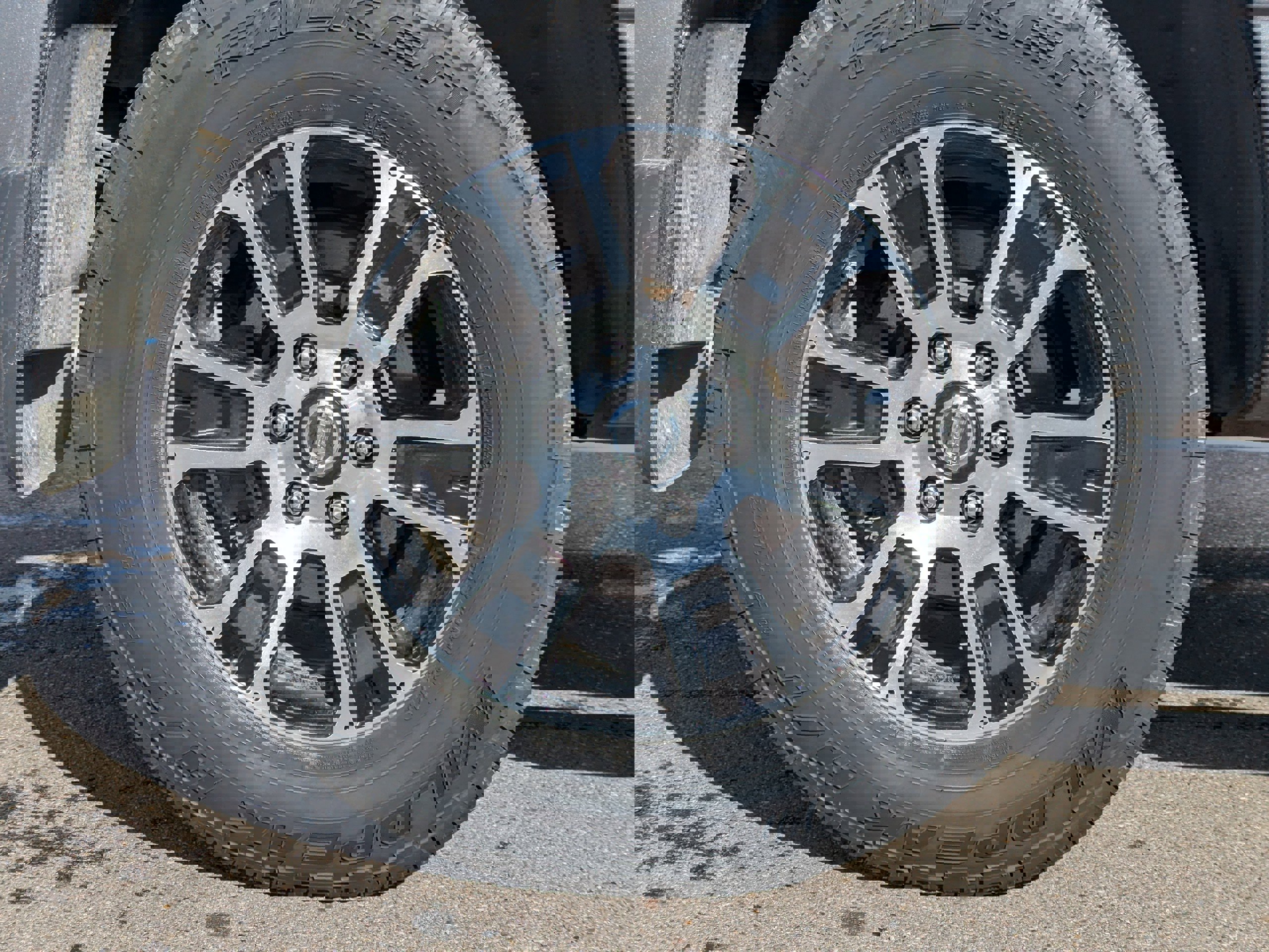 Used 2020 Nissan Titan SV w/ SV Convenience Package image 47