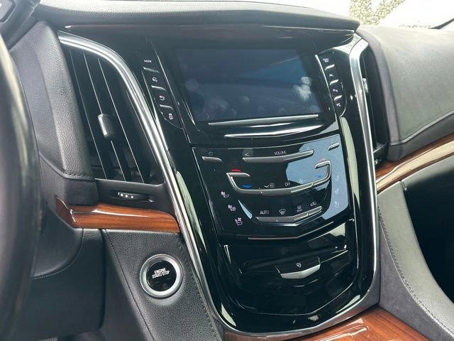Used 2017 Cadillac Escalade Luxury image 24