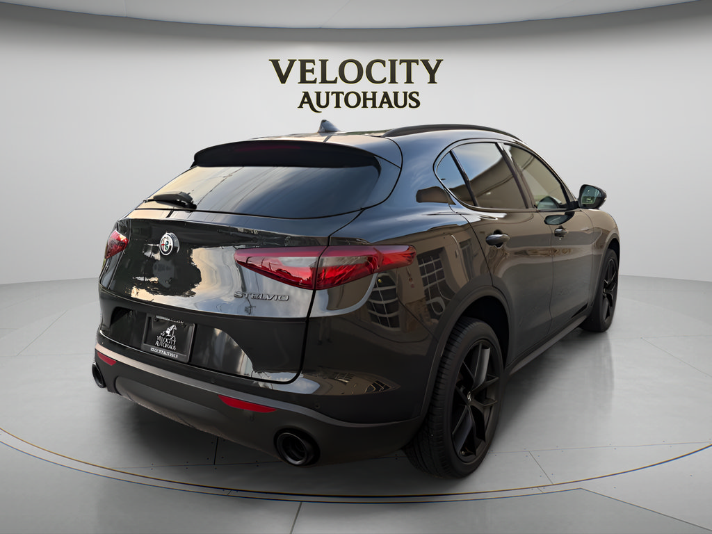 Used 2019 Alfa Romeo Stelvio Ti Sport w/ Quick Order Package 22S Sport AWD/4WD image 7