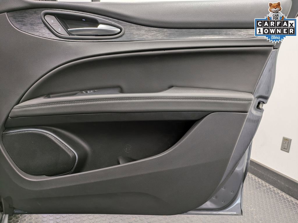 Used 2023 Alfa Romeo Stelvio Sprint image 28