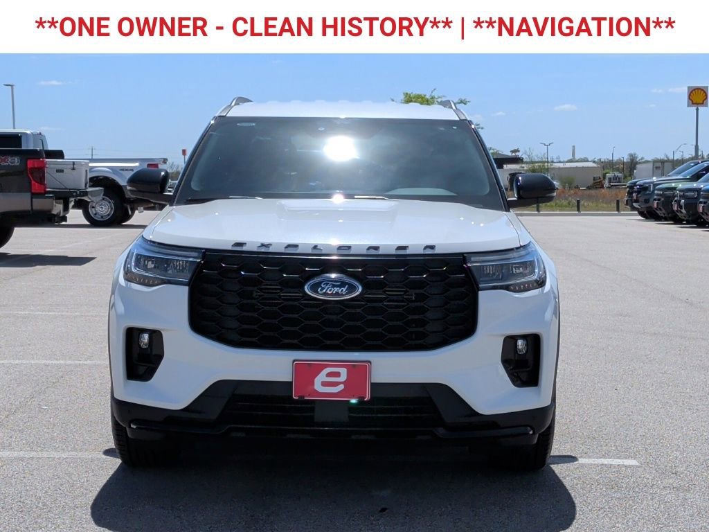 Used 2025 Ford Explorer ST-Line image 2