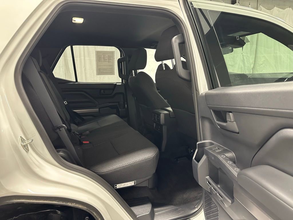 Used 2025 Toyota 4Runner SR5 AWD/4WD image 50