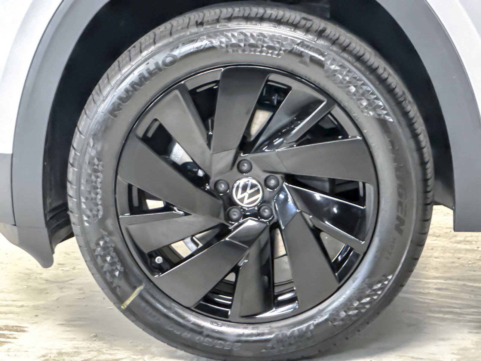 New 2026 Volkswagen Atlas SE image 25