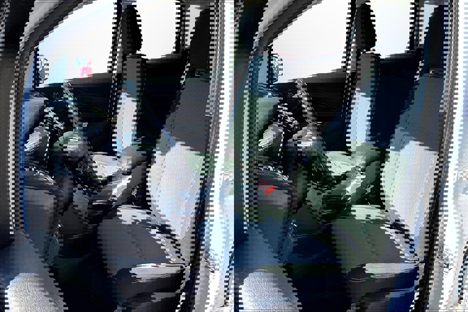 Used 2017 Ford C-MAX SE image 16