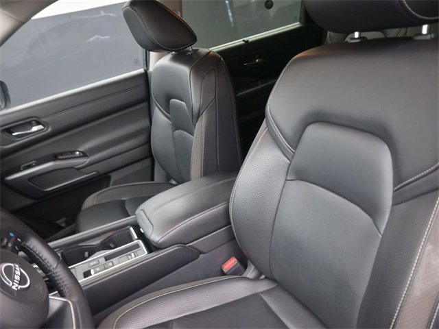 Used 2023 Nissan Pathfinder SL w/ Lighting Package (N92) image 33