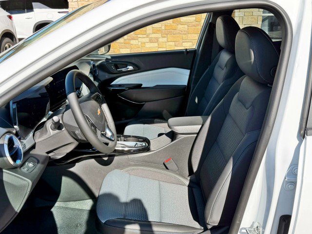 New 2026 Chevrolet Trax LT w/ Driver Confidence Package image 13