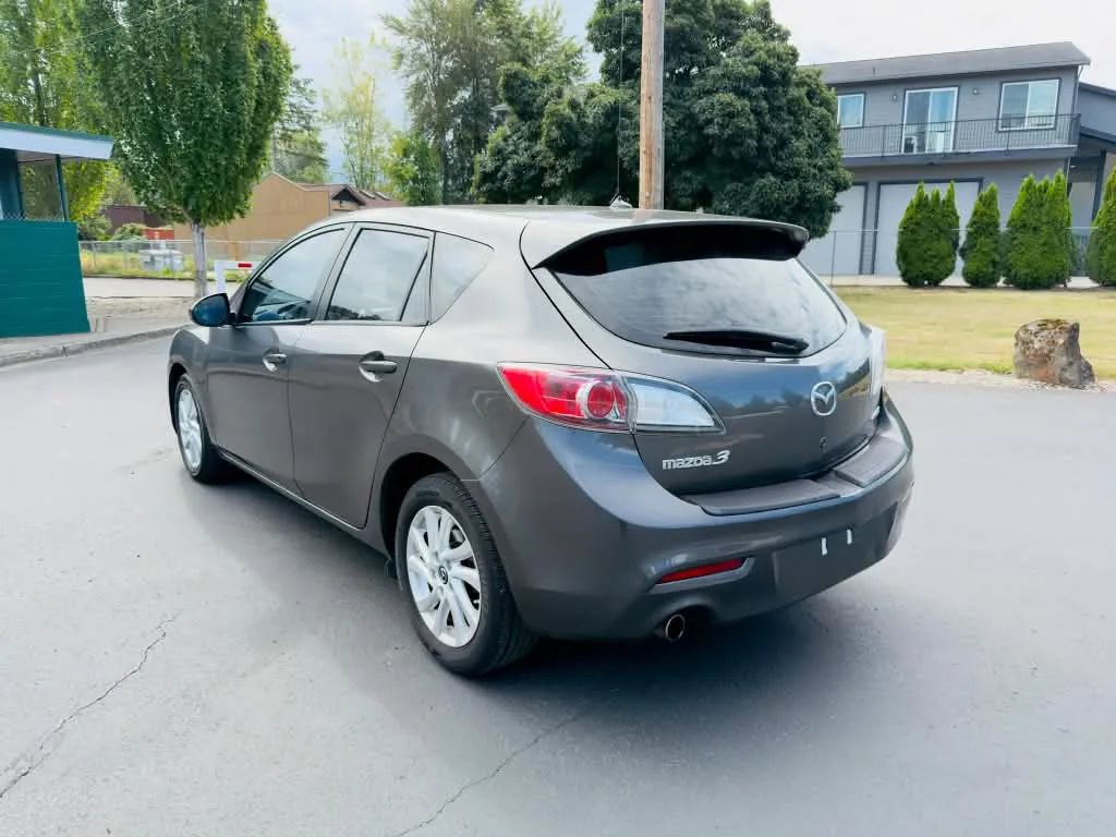Used 2013 MAZDA MAZDA3 i Touring FWD image 3