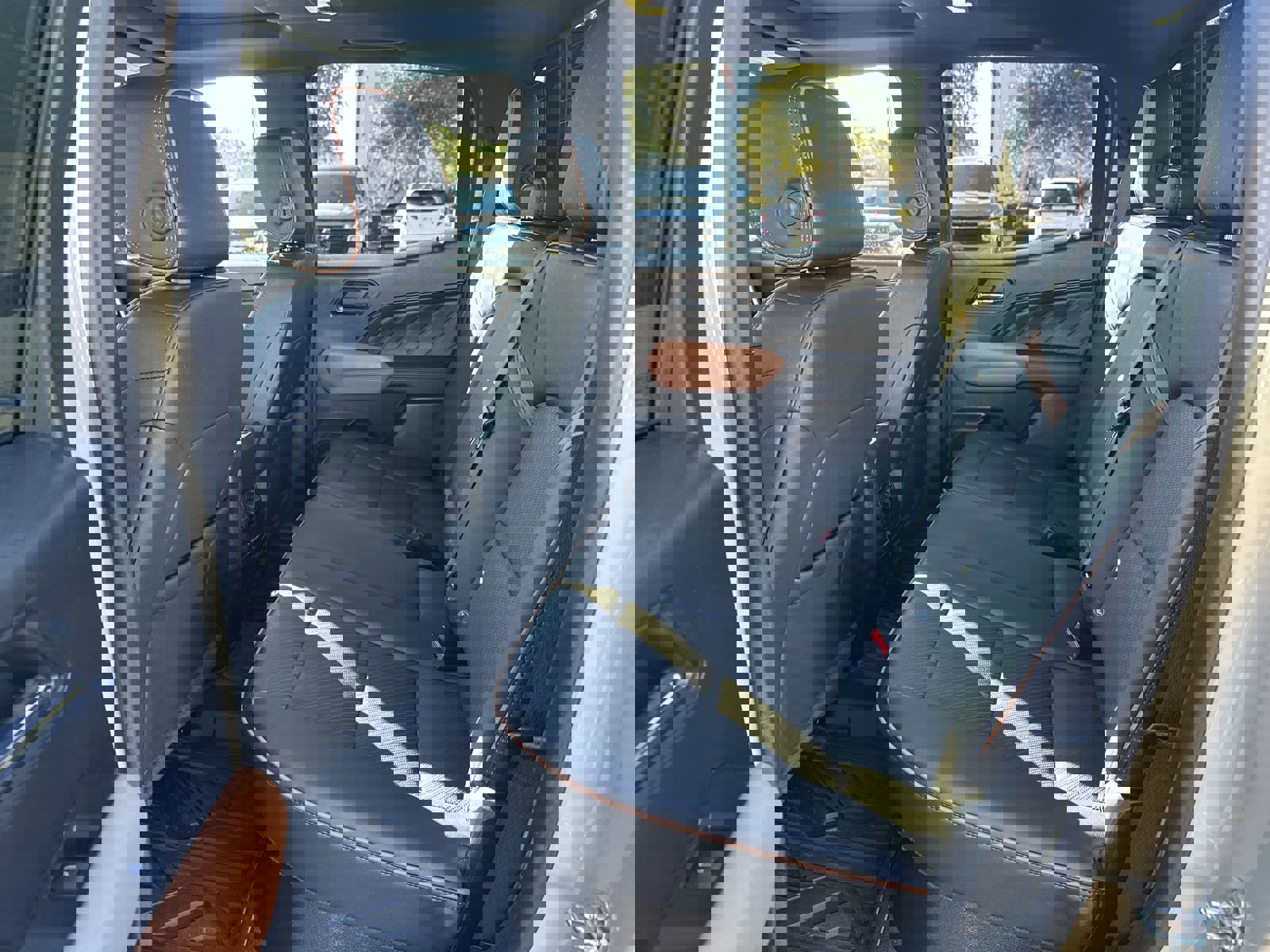 Used 2023 GMC Canyon AT4 w/ LPO, Sports Bar Package image 31