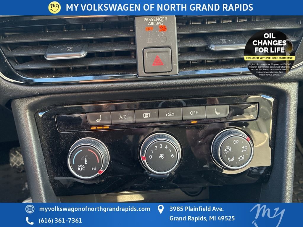 Certified 2023 Volkswagen Taos SE image 12