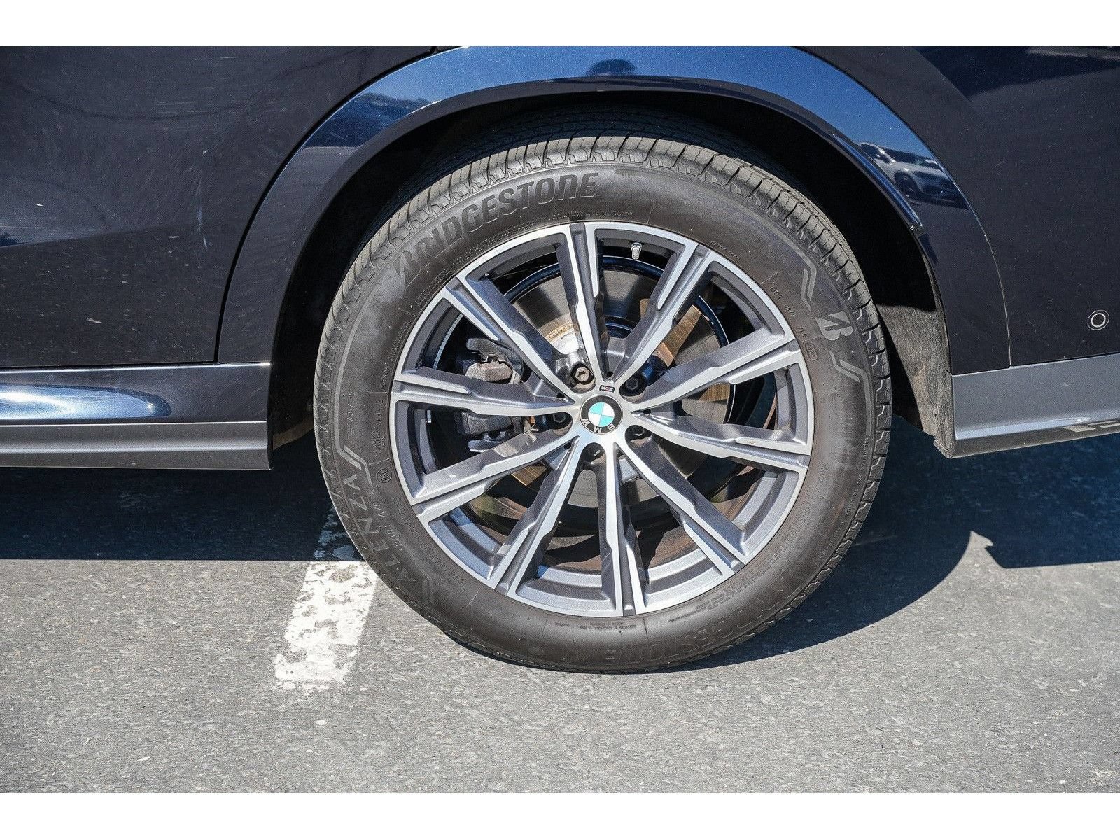 Used 2025 BMW X6 xDrive40i AWD/4WD image 10