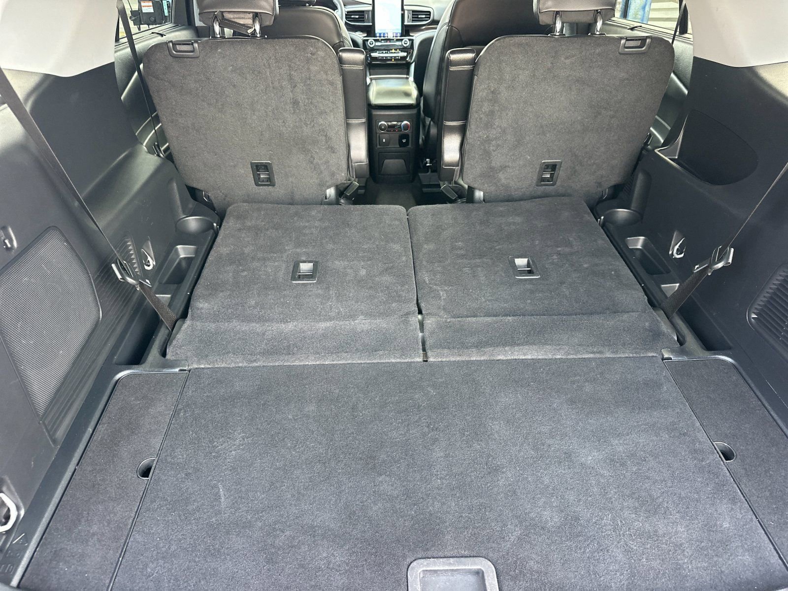 Used 2023 Ford Explorer Limited w/ Limited Technology Package image 19