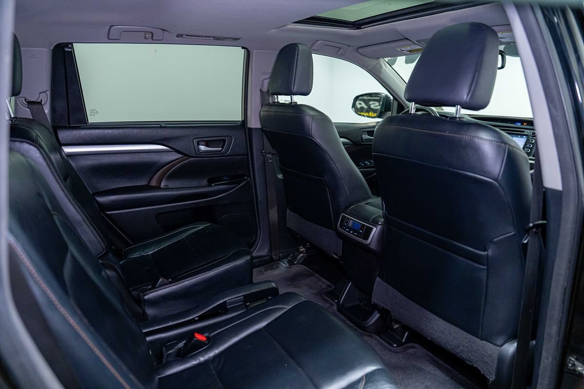 Used 2014 Toyota Highlander XLE AWD/4WD image 16
