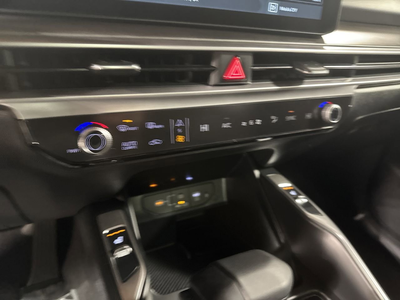 New 2026 Kia Sorento X-Line EX image 24