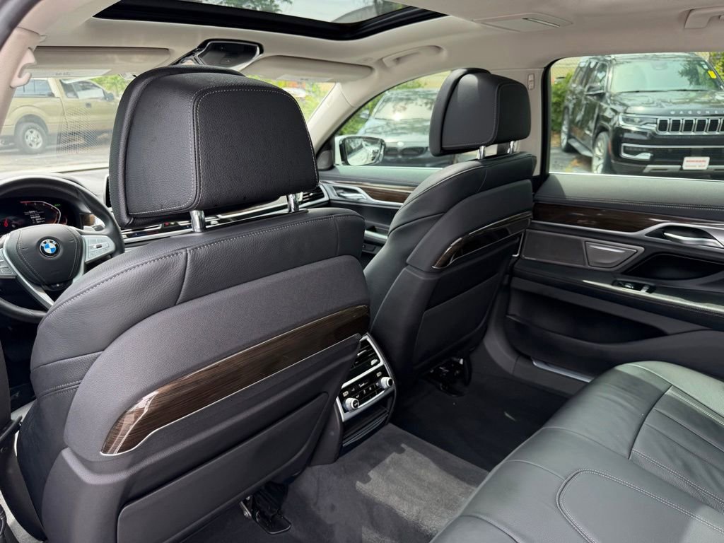Used 2020 BMW 740i RWD image 23