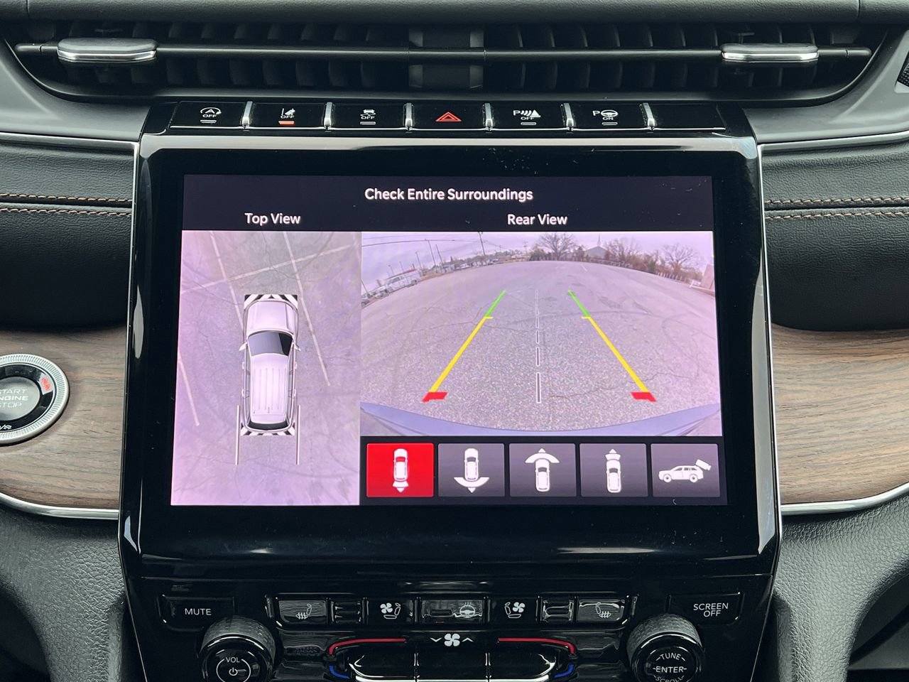 Used 2025 Jeep Grand Cherokee Summit image 15