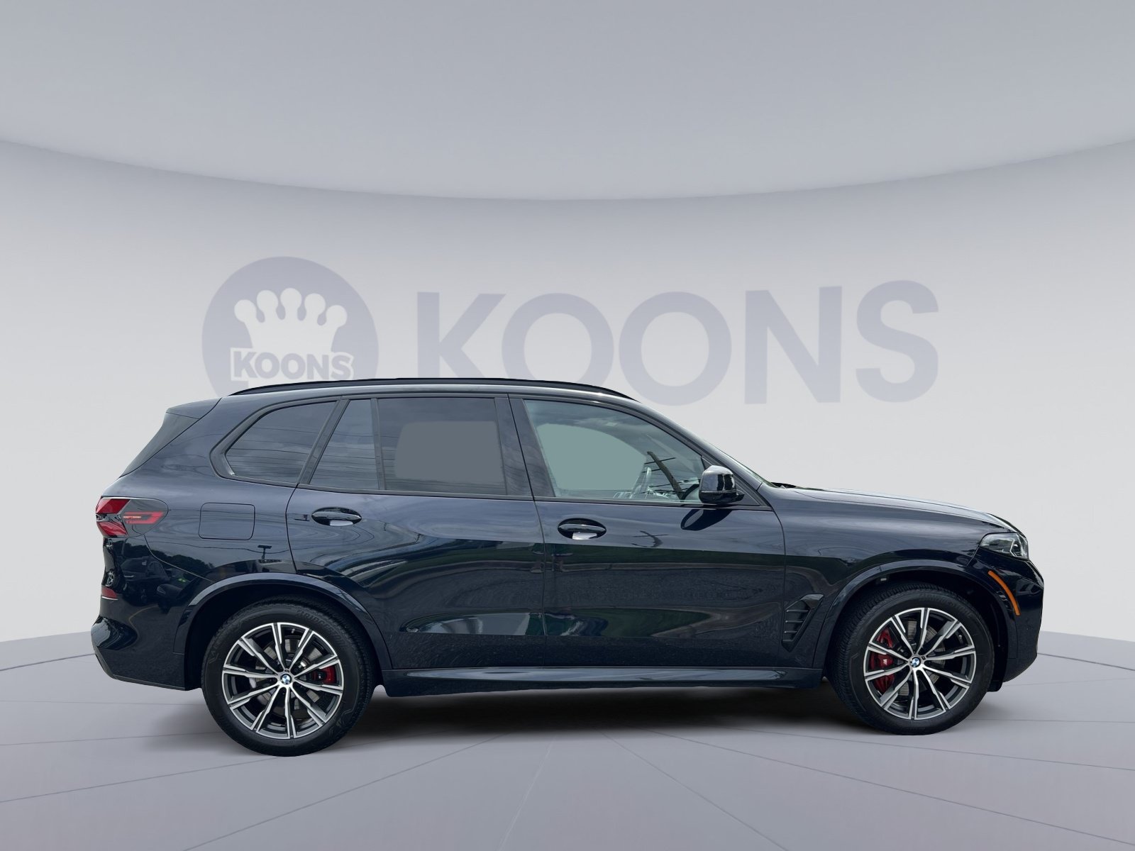 Used 2024 BMW X5 xDrive40i w/ M Sport Package AWD/4WD image 8