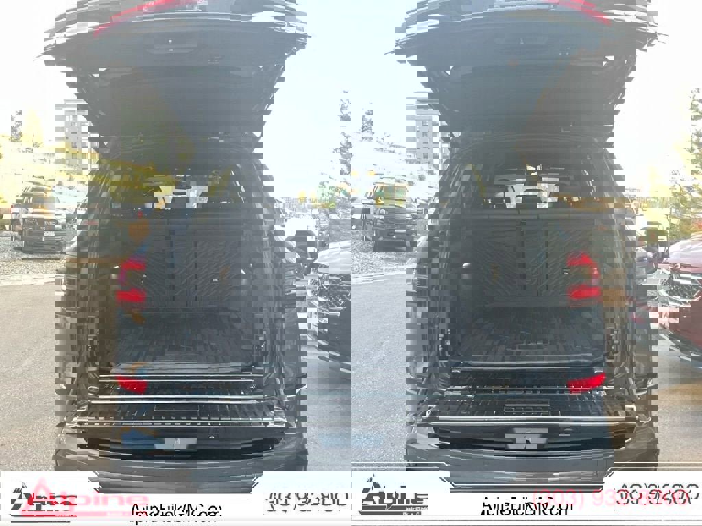 Used 2023 BMW X5 M50i w/ Executive Package image 18