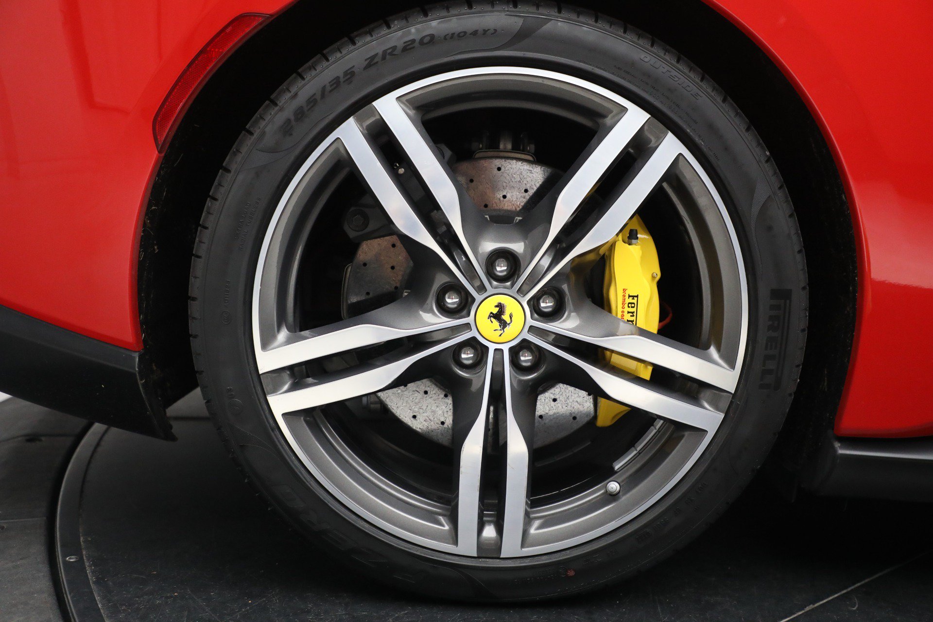 Used 2019 Ferrari Portofino RWD image 18