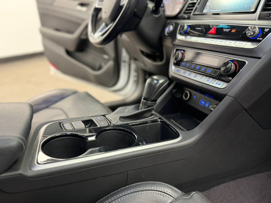 Used 2019 Hyundai Sonata Limited w/ Ultimate Package 04 FWD image 54