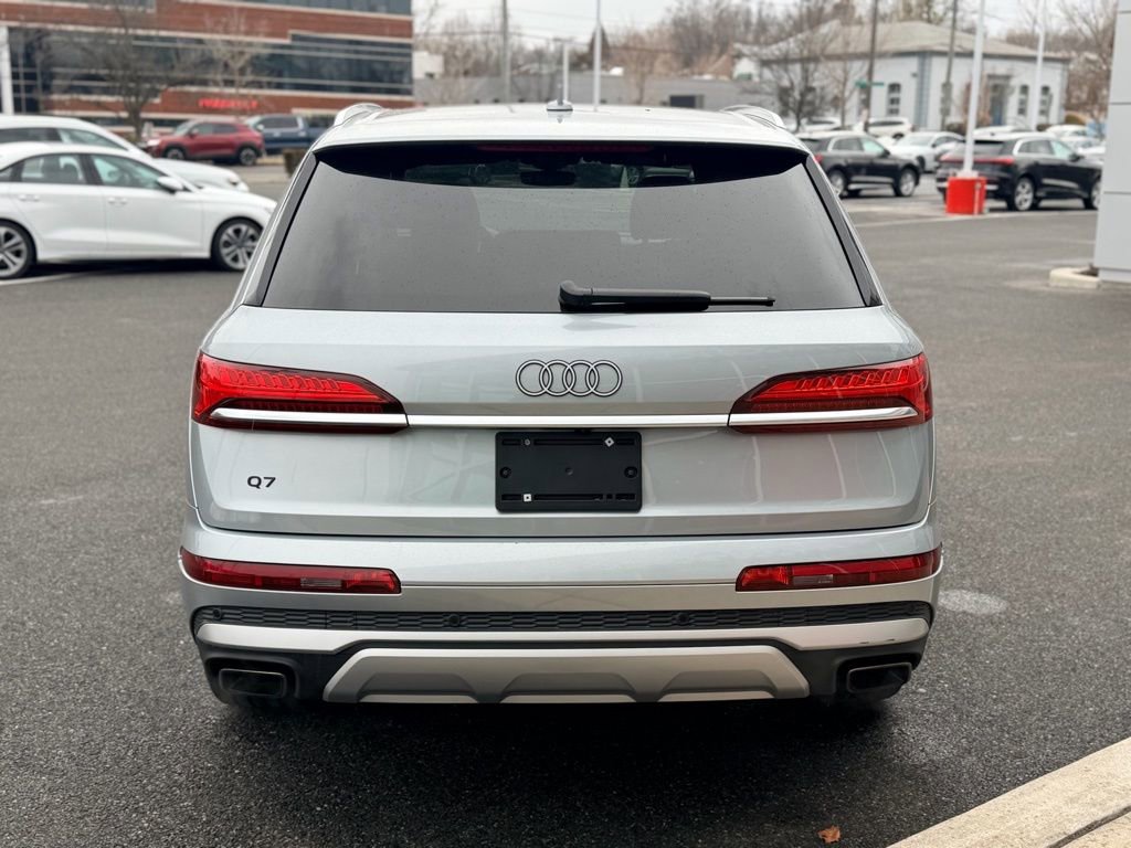 Certified 2025 Audi Q7 3.0T Premium Plus image 5