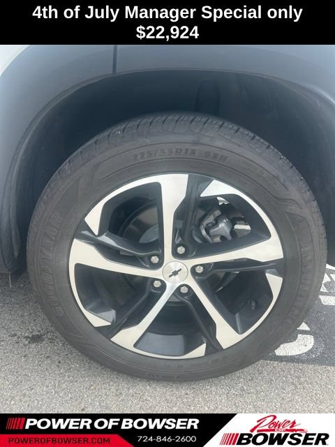 Used 2025 Chevrolet Trax RS w/ Driver Confidence Package FWD image 9