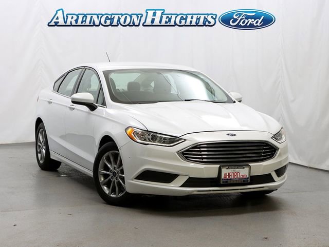 Used 2017 Ford Fusion SE image 1