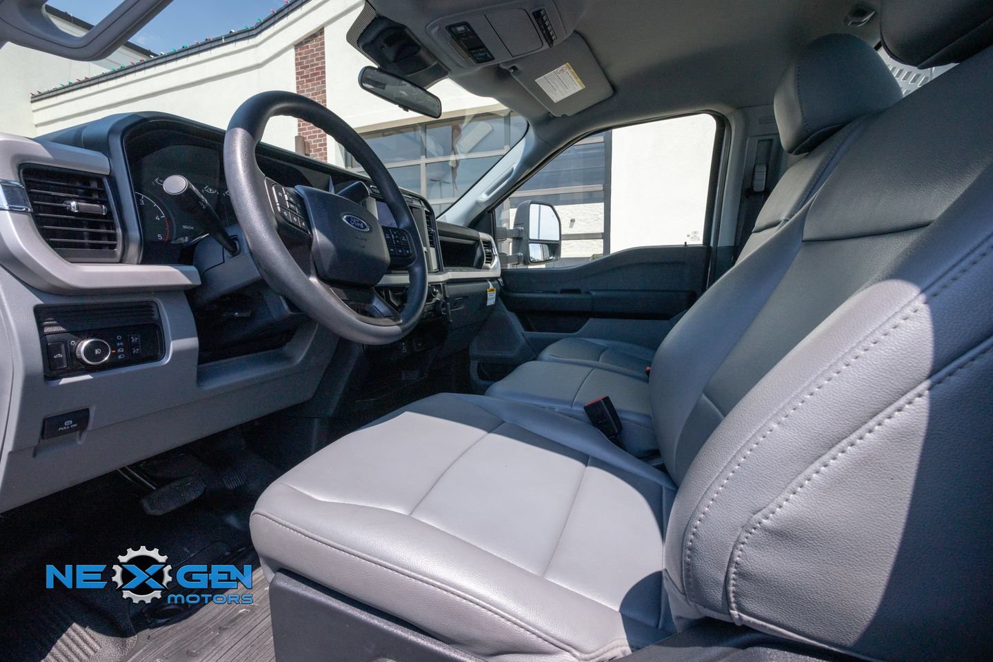 Used 2024 Ford F550 2WD Regular Cab Super Duty image 10
