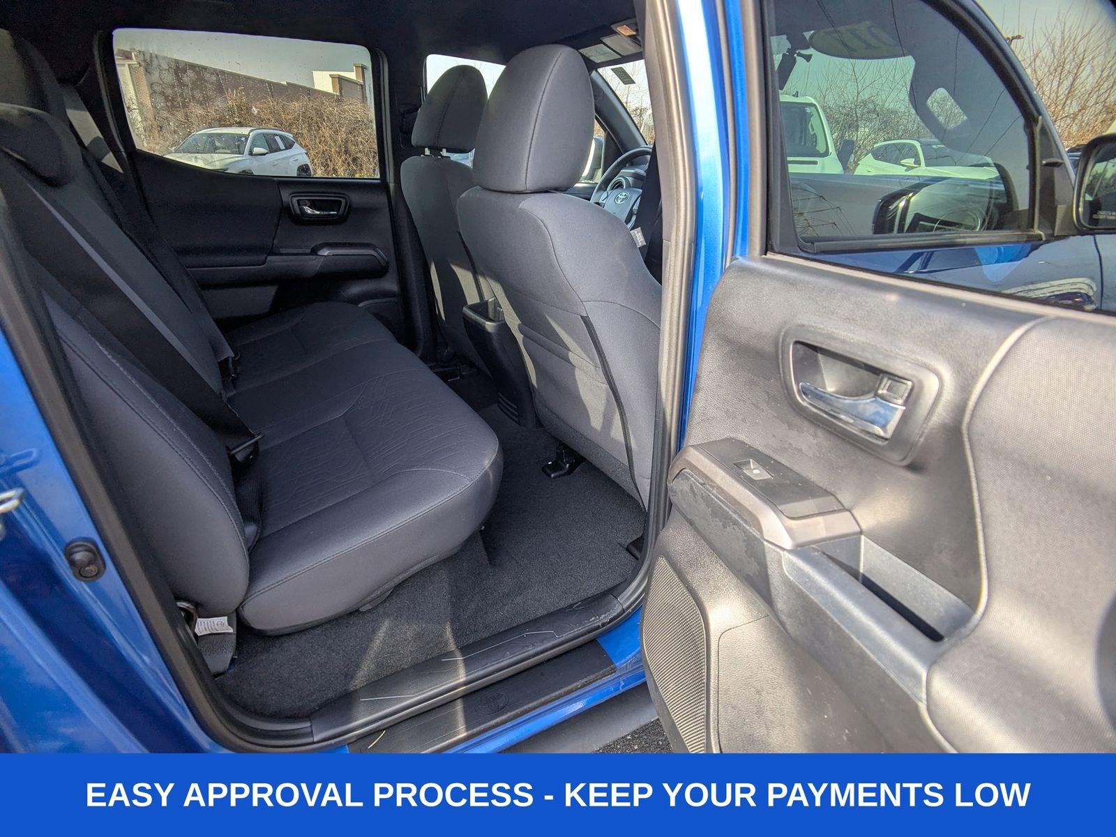 Used 2017 Toyota Tacoma TRD Off-Road w/ Tow Package (A/T) image 17