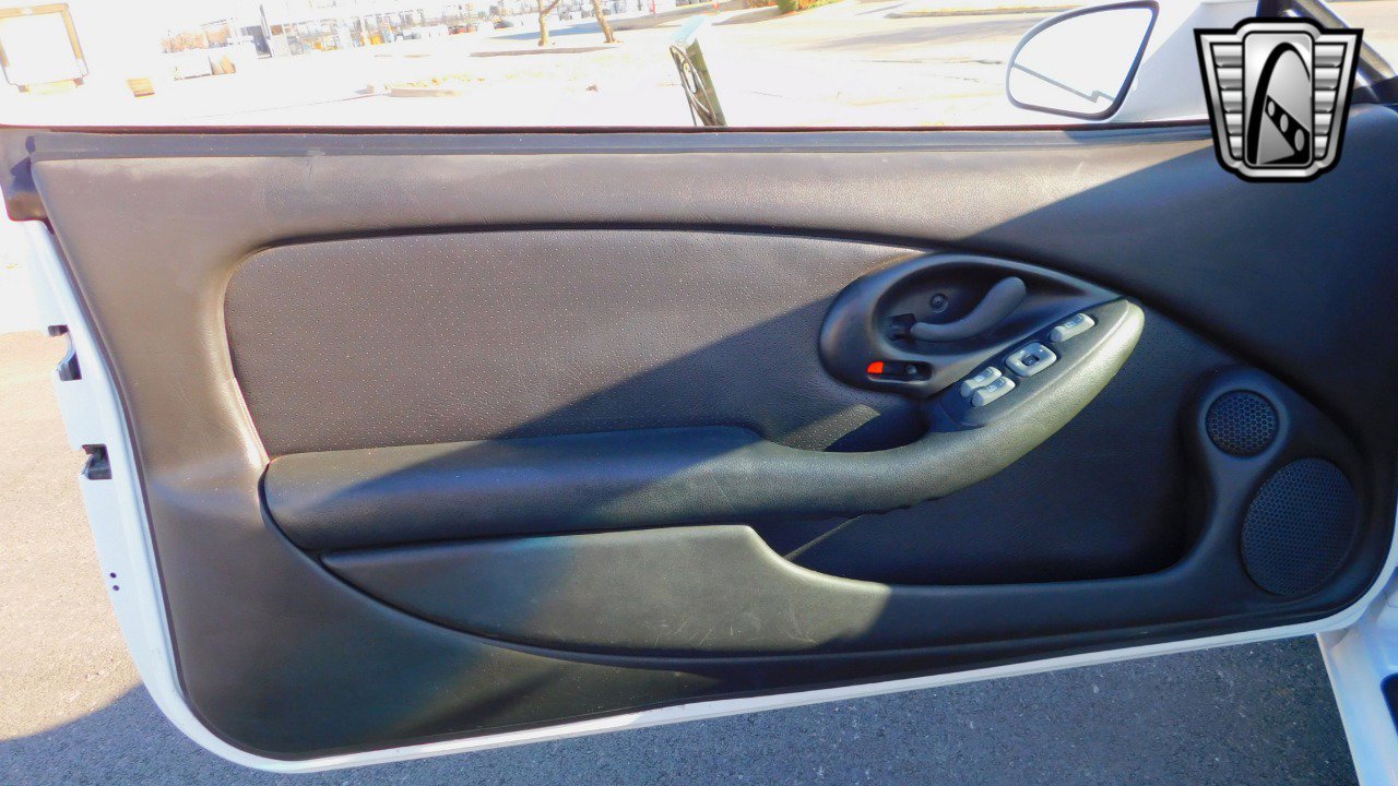 Used 2002 Pontiac Firebird Convertible image 17