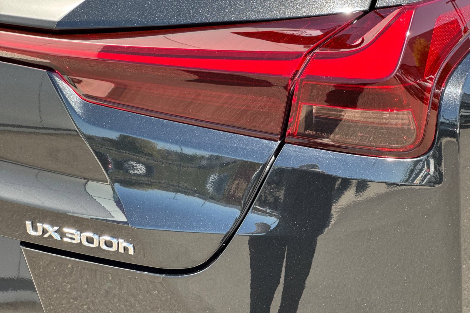 Used 2025 Lexus UX 300h FWD w/ Accessory Package (Z2) image 32