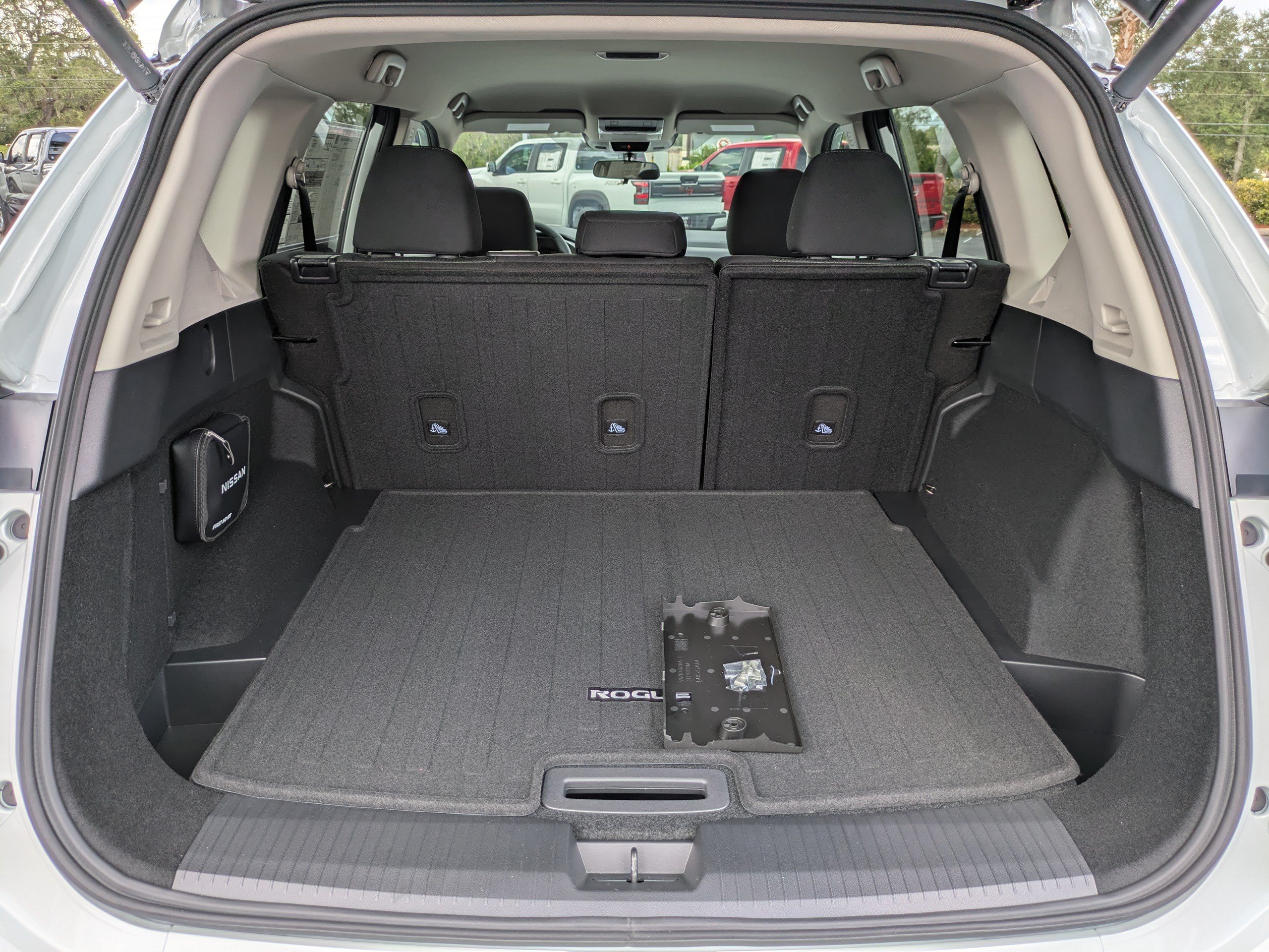 New 2026 Nissan Rogue SV FWD image 13