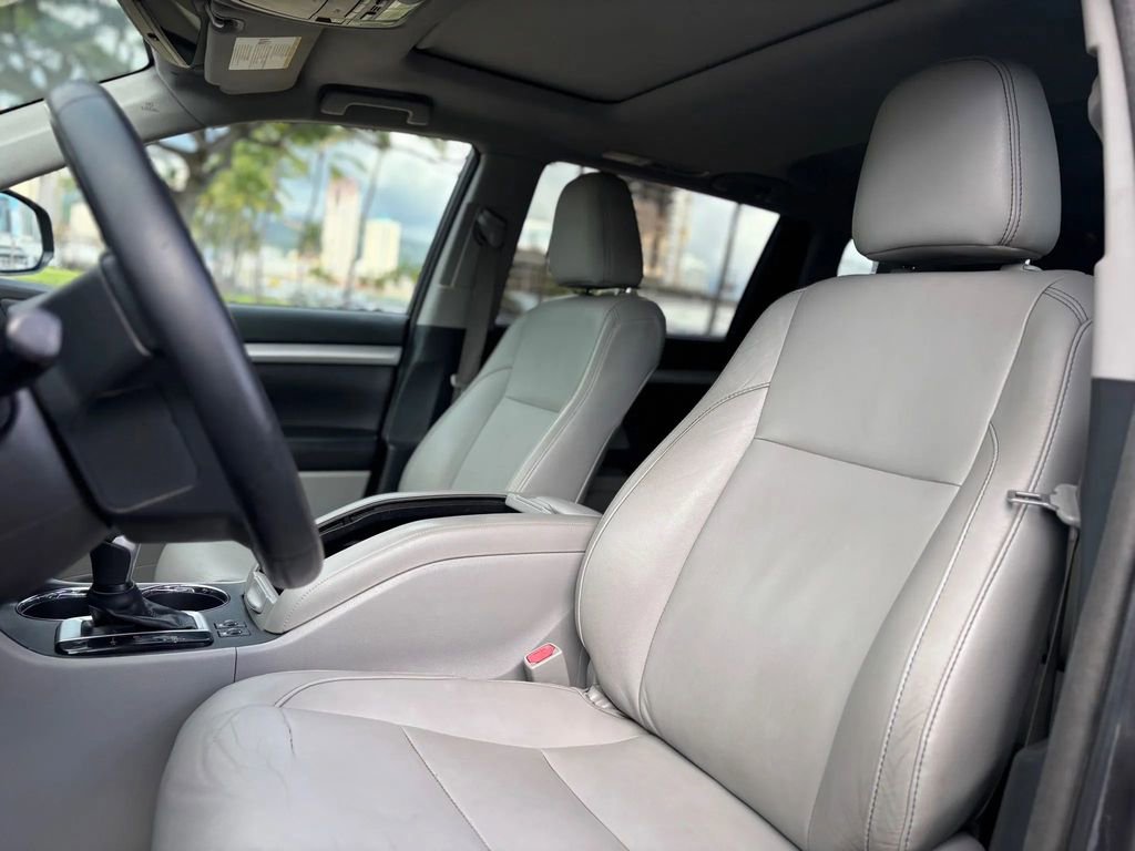 Used 2017 Toyota Highlander XLE image 8