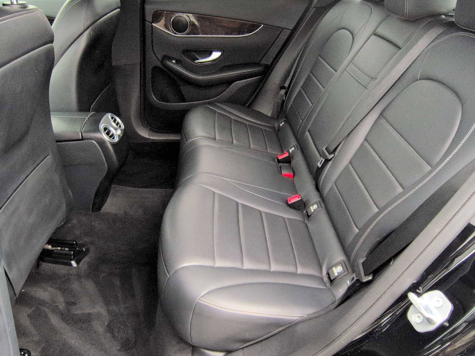 Used 2019 Mercedes-Benz GLC 300 4MATIC image 20