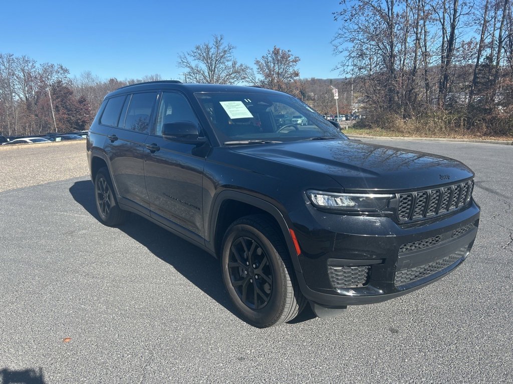 Used 2024 Jeep Grand Cherokee L Laredo